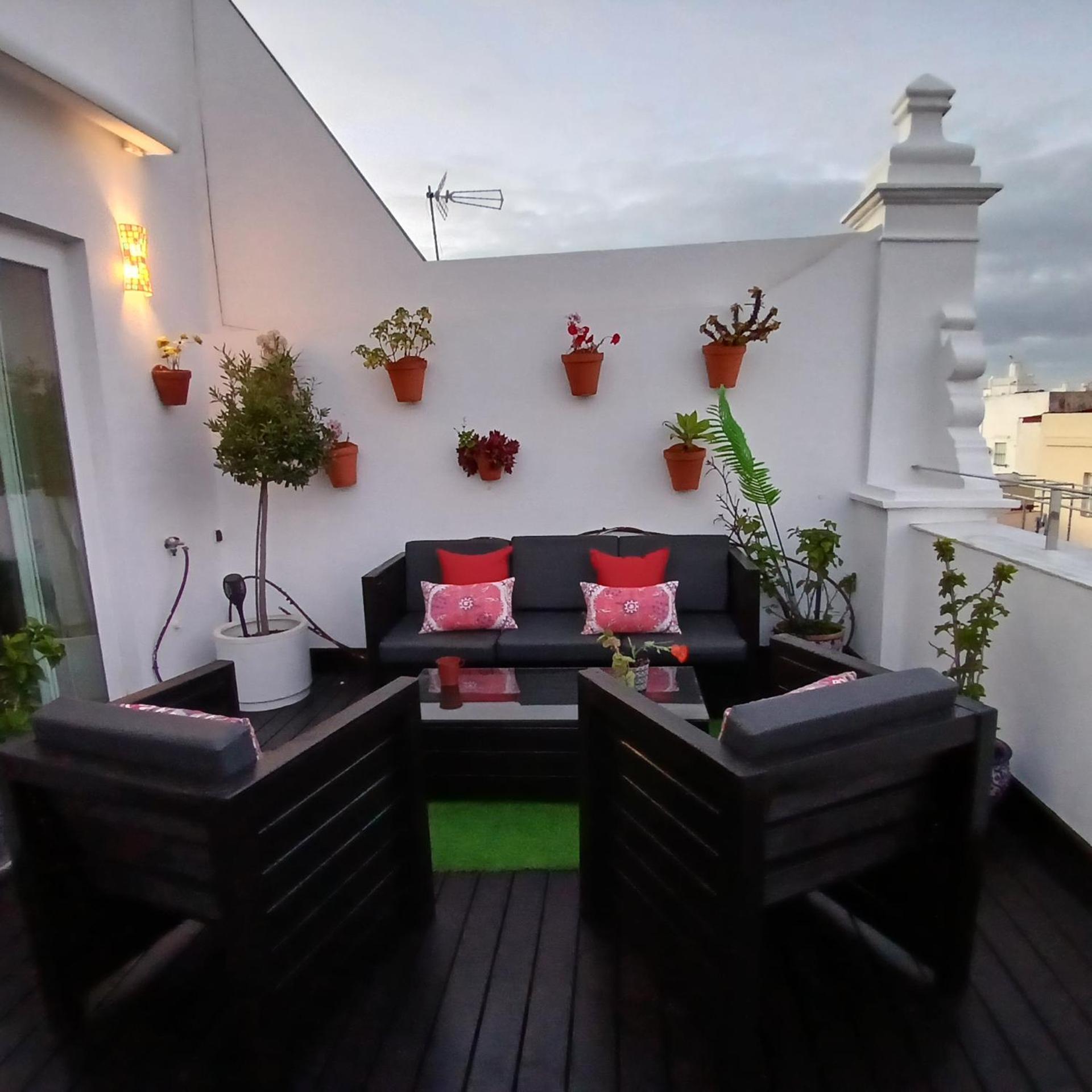 ***** Attic With Impressive Views And Jacuzzi Cadiz