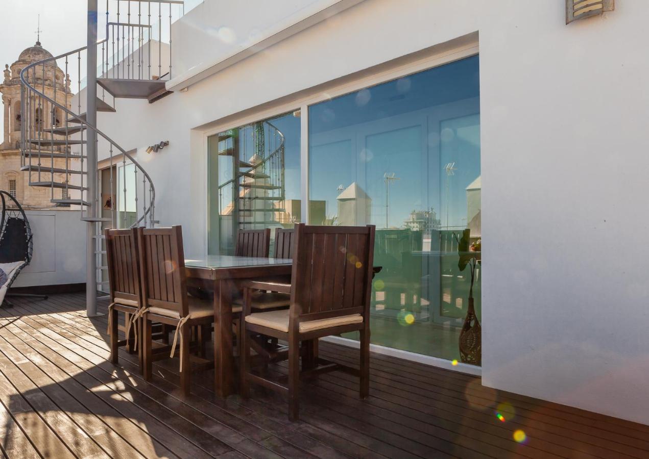 ***** Attic With Impressive Views And Jacuzzi Apartment Cadiz