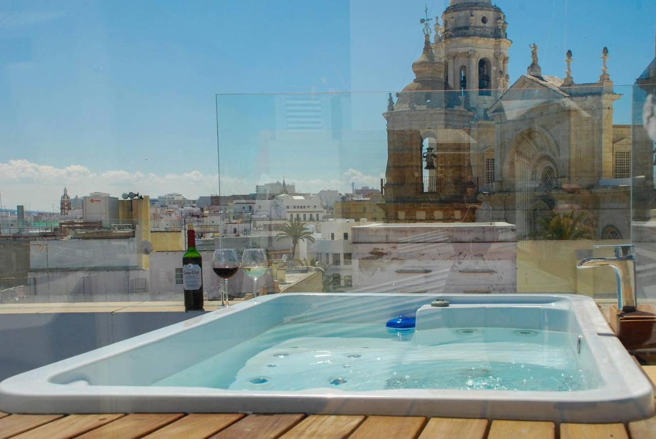 Apartment ***** Attic With Impressive Views And Jacuzzi Cadiz