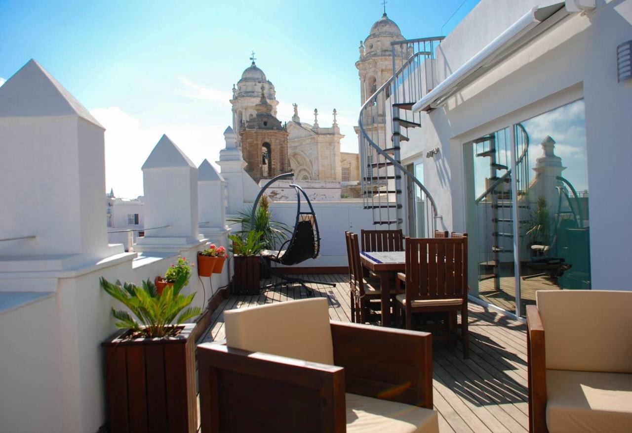 ***** Attic With Impressive Views And Jacuzzi * Cadiz